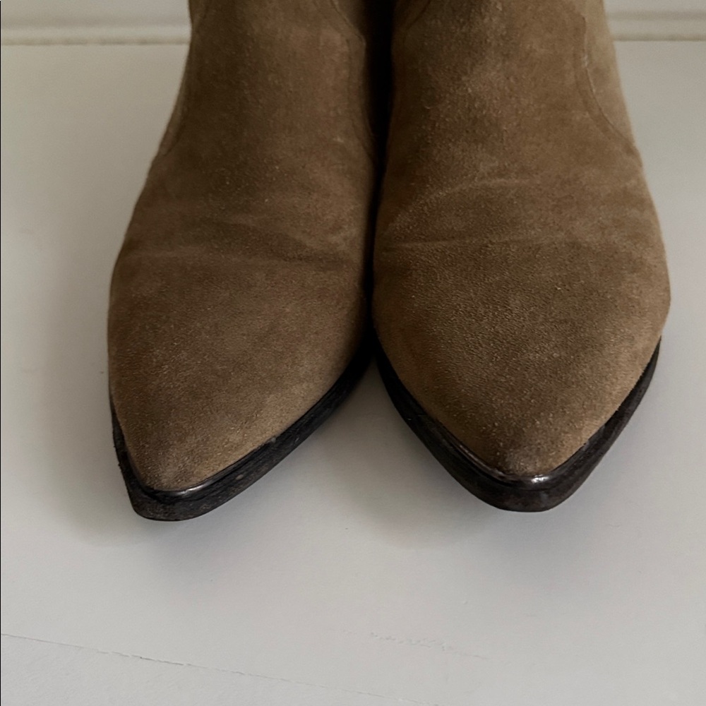Marc Fisher Womens The Yohani Suede Western Chelsea Boot Pointed Toe - Picture 4 of 8